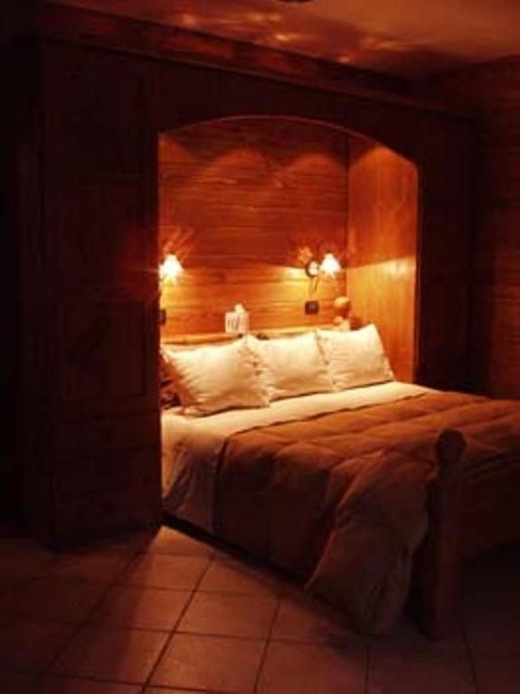Maison Sam' Suffy Challand Saint Victor Room photo